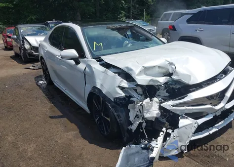 2019 Toyota Camry Xse z USA, uszkodzony, nr VIN 4T1B61HK3KU796950